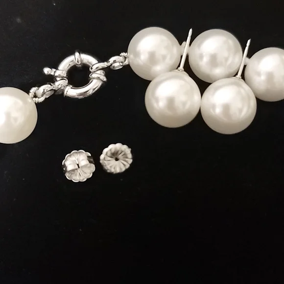 Pearls - Picture 2 of 2